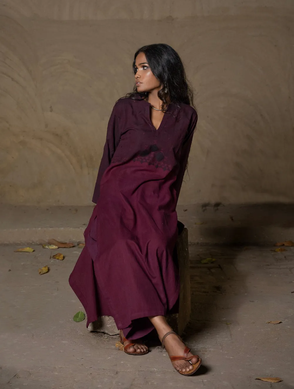 Handwoven Elegance. Kashida Pattu Long Kurta - Deep Maroon