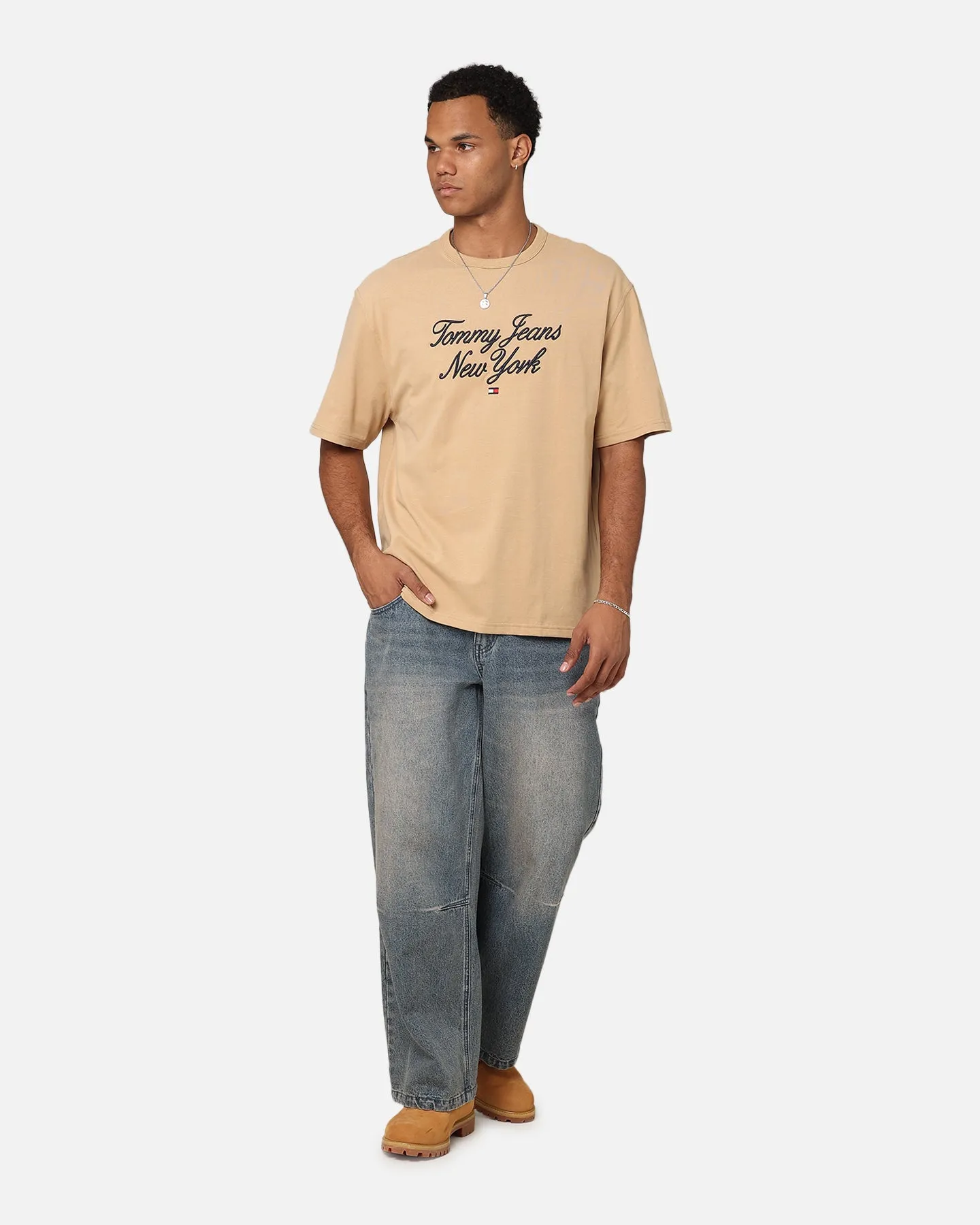 Tommy Jeans TJM OVZ Luxe Serif T-Shirt Tawny Sand