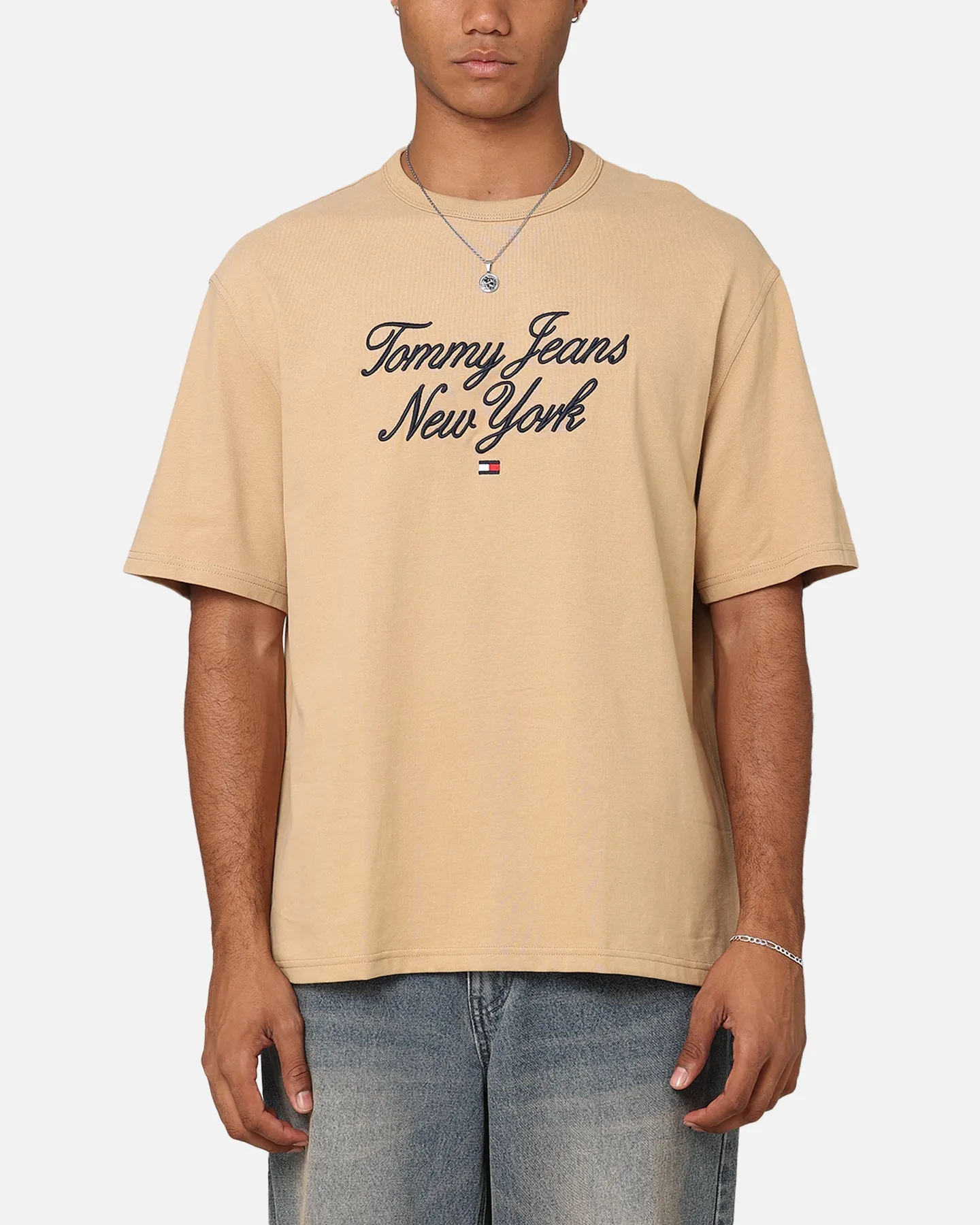 Tommy Jeans TJM OVZ Luxe Serif T-Shirt Tawny Sand