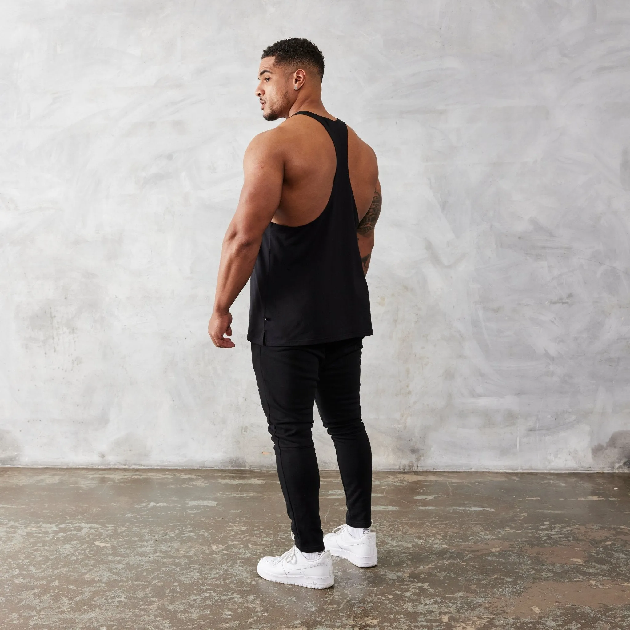 Vanquish Essential Black Regular Fit Stringer Vest