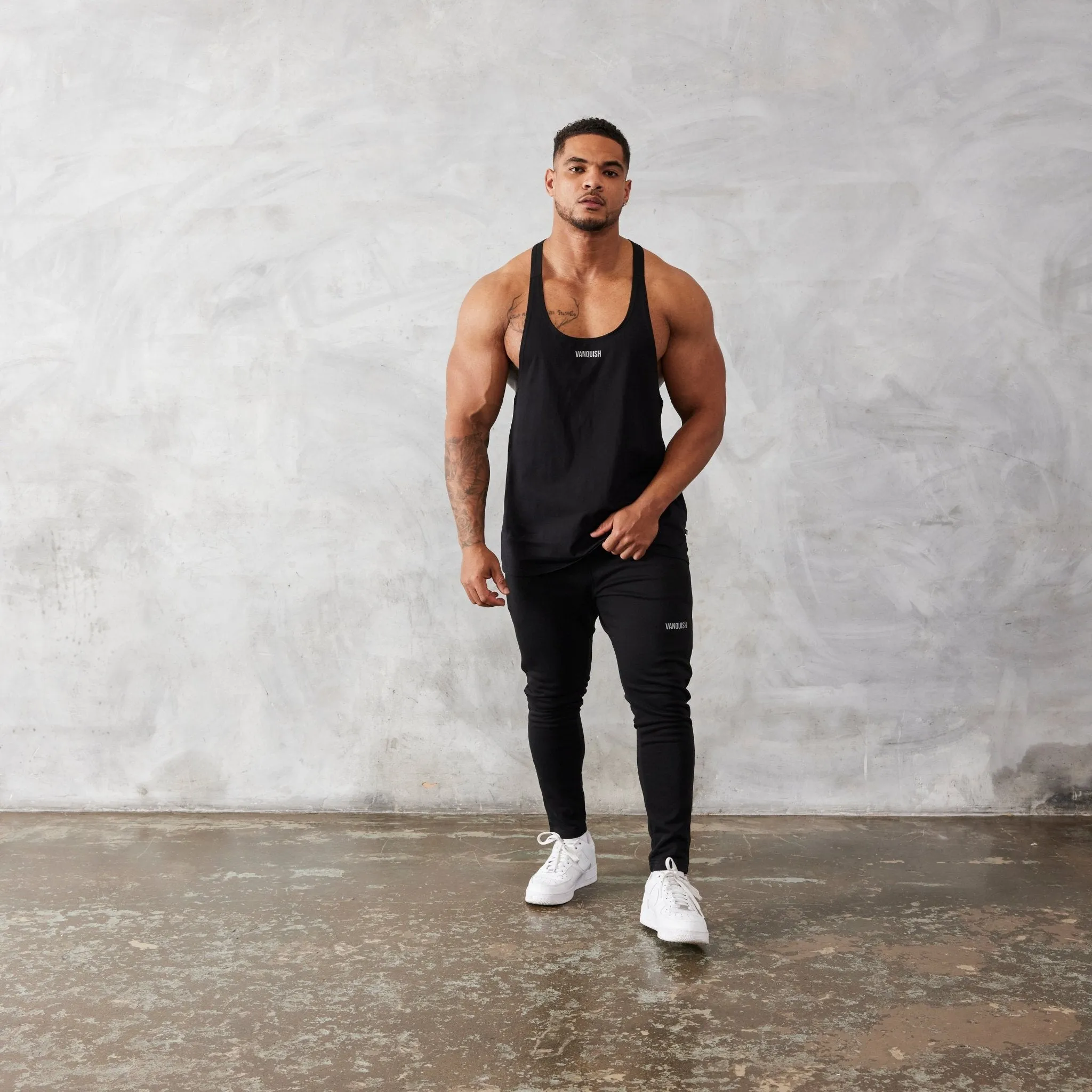 Vanquish Essential Black Regular Fit Stringer Vest